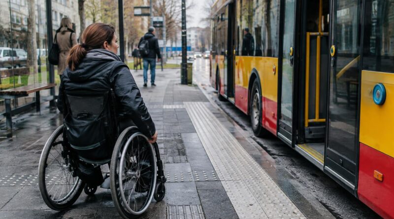 Ochota bez barier: jak sprawdzić dostępność przystanku, urzędu i trasy pieszej?